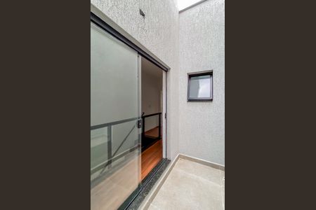 Casa à venda com 130m², 3 quartos e 2 vagasCorredor