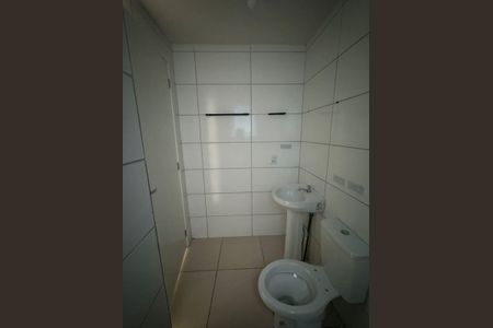 Banheiro  de apartamento para alugar com 2 quartos, 43m² em Feitoria, São Leopoldo