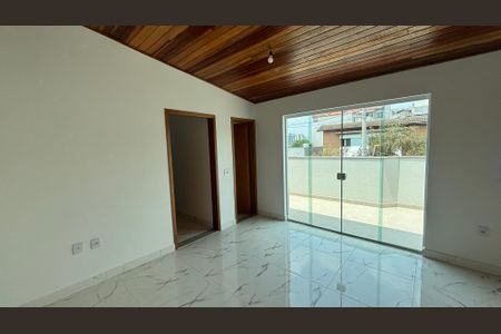 Casa à venda com 120m², 3 quartos e 3 vagasCobertura