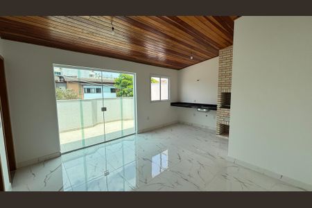 Casa à venda com 120m², 3 quartos e 3 vagasCobertura