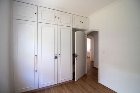 Casa à venda com 698m², 4 quartos e 4 vagas Casa à venda com 698m², 4 quartos e 4 vagasSuíte 1