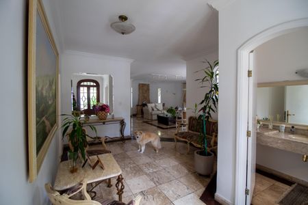 Casa à venda com 698m², 4 quartos e 4 vagas Casa à venda com 698m², 4 quartos e 4 vagasSala