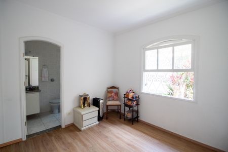 Casa à venda com 698m², 4 quartos e 4 vagas Casa à venda com 698m², 4 quartos e 4 vagasSuíte 1