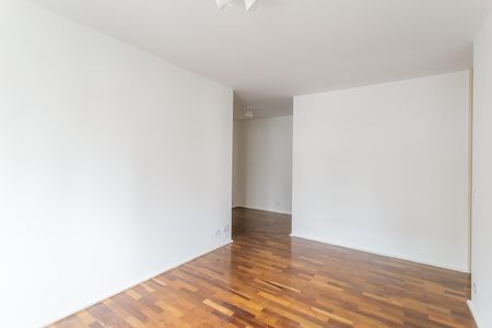 Apartamento para alugar com 67m², 2 quartos e 1 vagaSala