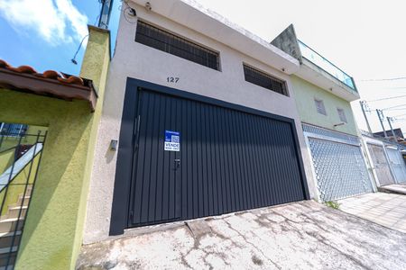 Casa à venda com 208m², 3 quartos e 2 vagas Casa à venda com 208m², 3 quartos e 2 vagasFachada