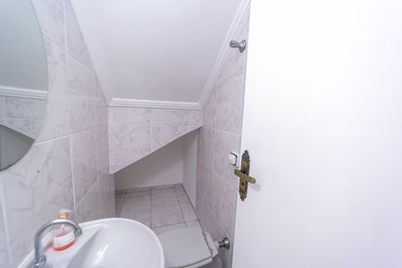 Casa à venda com 208m², 3 quartos e 2 vagas Casa à venda com 208m², 3 quartos e 2 vagasLavabo