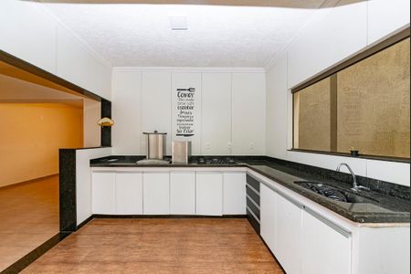 Casa à venda com 371m², 4 quartos e 8 vagasCozinha