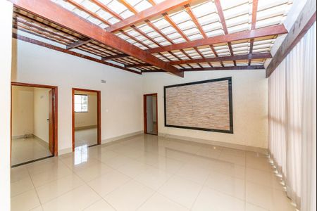 Casa à venda com 371m², 4 quartos e 8 vagasSala 2