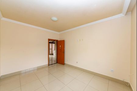 Casa à venda com 371m², 4 quartos e 8 vagasQuarto 2