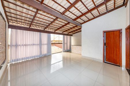 Casa à venda com 371m², 4 quartos e 8 vagasSala 2
