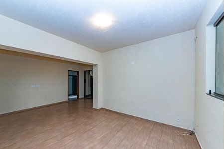 Casa à venda com 371m², 4 quartos e 8 vagasSala 1