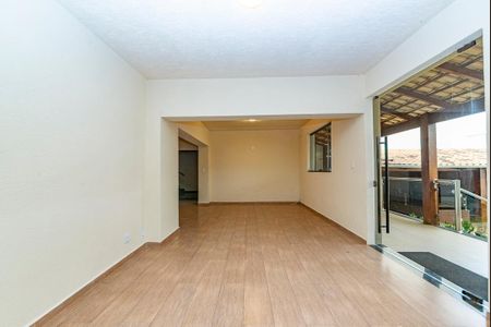 Casa à venda com 371m², 4 quartos e 8 vagasSala 1