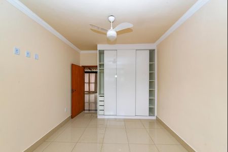 Casa à venda com 371m², 4 quartos e 8 vagasQuarto 3