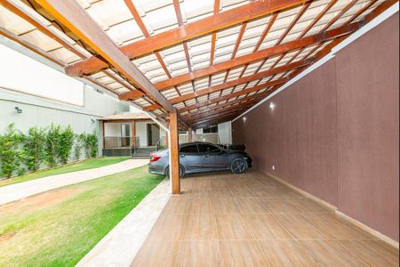 Casa à venda com 371m², 4 quartos e 8 vagasEntrada - Garagem