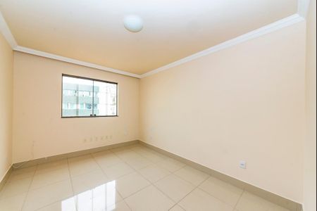 Casa à venda com 371m², 4 quartos e 8 vagasQuarto 2