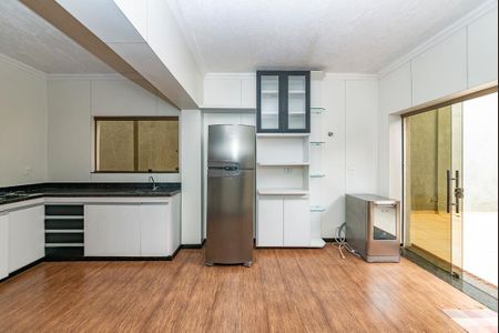 Casa à venda com 371m², 4 quartos e 8 vagasCozinha