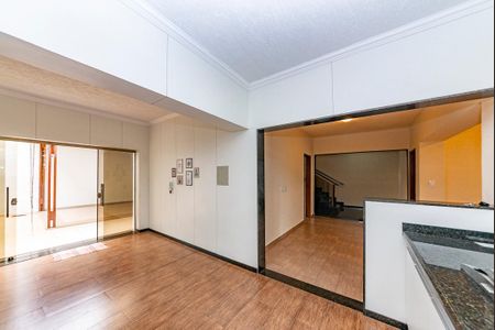 Casa à venda com 371m², 4 quartos e 8 vagasCozinha