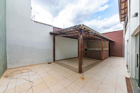 Casa à venda com 371m², 4 quartos e 8 vagasVaranda gourmet