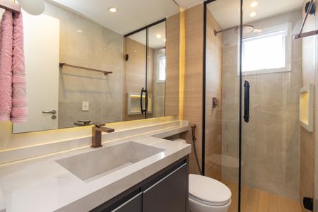 Apartamento à venda com 57m², 2 quartos e 1 vaga Apartamento à venda com 57m², 2 quartos e 1 vagaBanheiro da Suíte