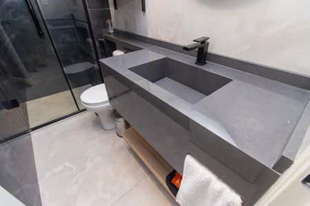 Apartamento à venda com 57m², 2 quartos e 1 vaga Apartamento à venda com 57m², 2 quartos e 1 vagaBanheiro