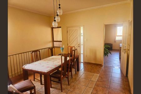 Casa para alugar com 4 quartos, 300m² em Taquaral, Campinas
