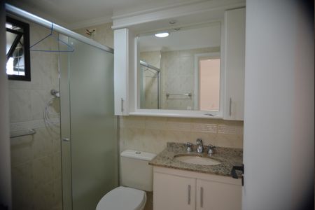 Apartamento à venda com 141m², 3 quartos e 5 vagasBanheiro da Suíte 2