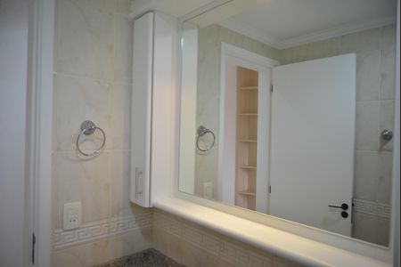 Apartamento à venda com 141m², 3 quartos e 5 vagasBanheiro Social