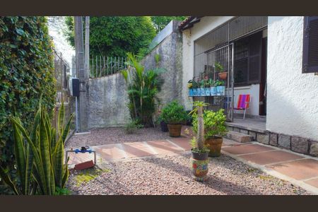 Casa à venda com 200m², 2 quartos e 10 vagasQuintal