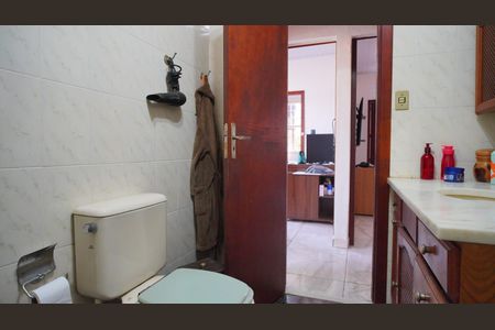 Casa à venda com 200m², 2 quartos e 10 vagasBanheiro