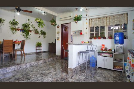 Casa à venda com 200m², 2 quartos e 10 vagasCozinha