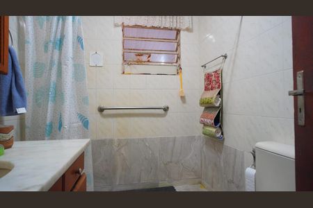 Casa à venda com 200m², 2 quartos e 10 vagasBanheiro