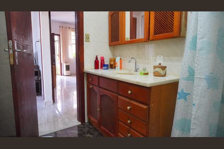 Casa à venda com 200m², 2 quartos e 10 vagasBanheiro