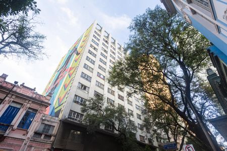 Apartamento à venda com 52m², 1 quarto e sem vaga Apartamento à venda com 52m², 1 quarto e sem vagaFachada