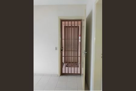 Corredor de apartamento para alugar com 2 quartos, 47m² em Xodó Marize, Belo Horizonte