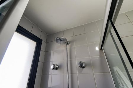 Apartamento para alugar com 64m², 3 quartos e 1 vaga Apartamento para alugar com 64m², 3 quartos e 1 vagaBanheiro da Suíte - chuveiro