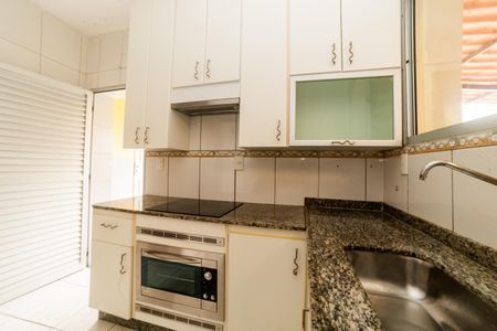 Casa à venda com 360m², 5 quartos e 5 vagas Casa à venda com 360m², 5 quartos e 5 vagasCozinha 1