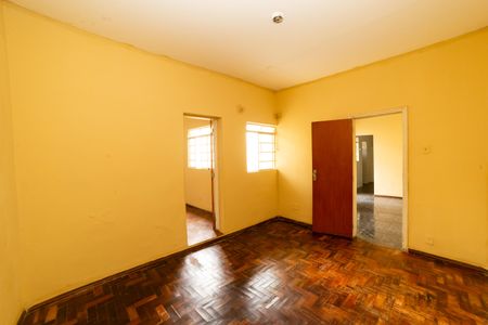 Casa à venda com 360m², 5 quartos e 5 vagas Casa à venda com 360m², 5 quartos e 5 vagasQuarto 3