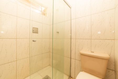 Casa à venda com 360m², 5 quartos e 5 vagas Casa à venda com 360m², 5 quartos e 5 vagasBanheiro Social 2