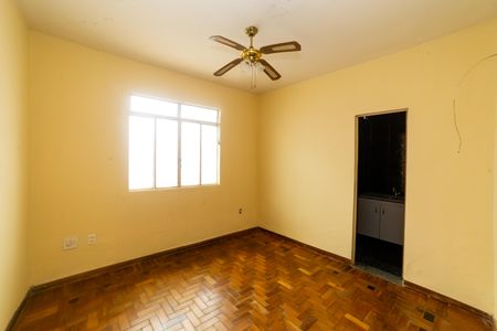 Casa à venda com 360m², 5 quartos e 5 vagas Casa à venda com 360m², 5 quartos e 5 vagasSuíte