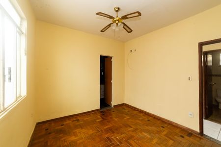 Suíte de casa à venda com 5 quartos, 360m² em Santa Cruz, Belo Horizonte