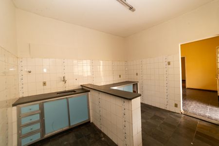Casa à venda com 360m², 5 quartos e 5 vagas Casa à venda com 360m², 5 quartos e 5 vagasCozinha 2
