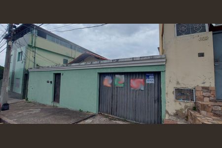 Casa à venda com 360m², 5 quartos e 5 vagas Casa à venda com 360m², 5 quartos e 5 vagasFachada