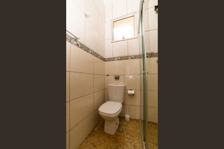 Casa à venda com 360m², 5 quartos e 5 vagas Casa à venda com 360m², 5 quartos e 5 vagasBanheiro Social