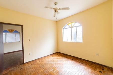 Casa à venda com 360m², 5 quartos e 5 vagas Casa à venda com 360m², 5 quartos e 5 vagasQuarto 1