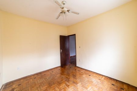 Casa à venda com 360m², 5 quartos e 5 vagas Casa à venda com 360m², 5 quartos e 5 vagasQuarto 1
