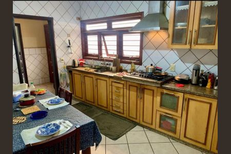 Cozinha de casa para alugar com 3 quartos, 225m² em Pinheiro, São Leopoldo