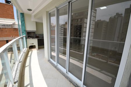 Sacada de apartamento à venda com 3 quartos, 107m² em Cambuí, Campinas
