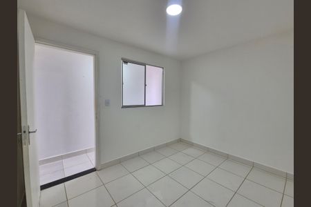 Quarto de casa de condomínio para alugar com 1 quarto, 50m² em Vargem Pequena, Rio de Janeiro