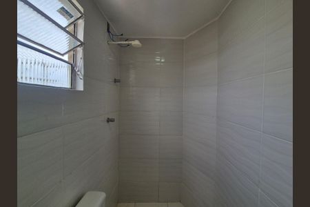 Banheiro de casa de condomínio para alugar com 1 quarto, 50m² em Vargem Pequena, Rio de Janeiro