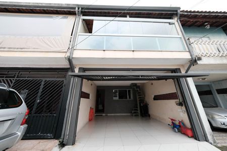 Casa à venda com 120m², 2 quartos e 2 vagasGaragem